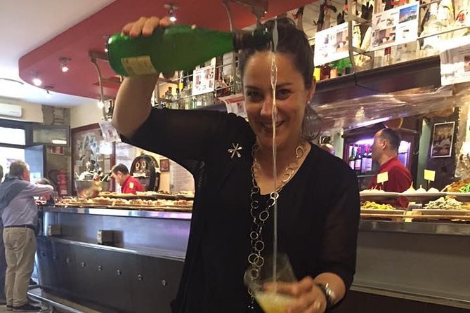 Pintxo Lunch Tour in San Sebastián: A Unique Culinary Experience - Stop 1: getting your bearings in Donostia’s Parte Vieja