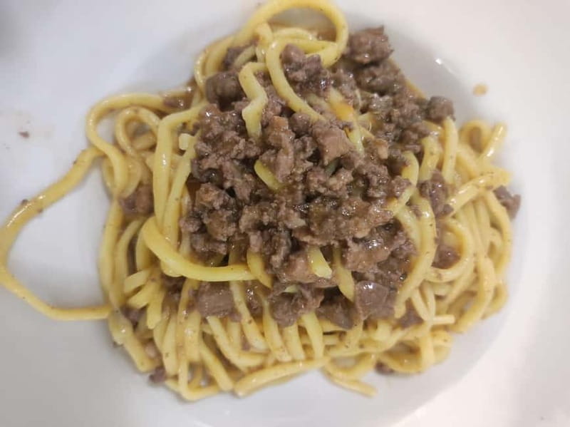 Pisa: Ultimate Food Tour with Full Tuscan Meal with a Local - Piazza delle Vettovaglie Snacks: Cecìna, the Chickpea Flatbread You’ll Want to Remember