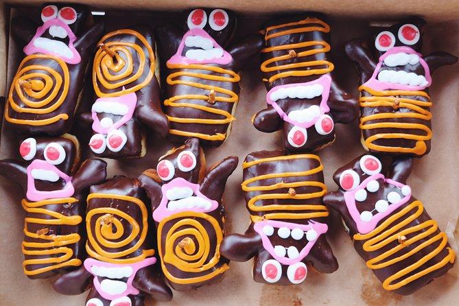 Portland's Original Delicious Donut Adventure & Walking Food Tour - Portlandia, Rebecca at the Well, and Pioneer Courthouse Square: smart breaks in the sugar