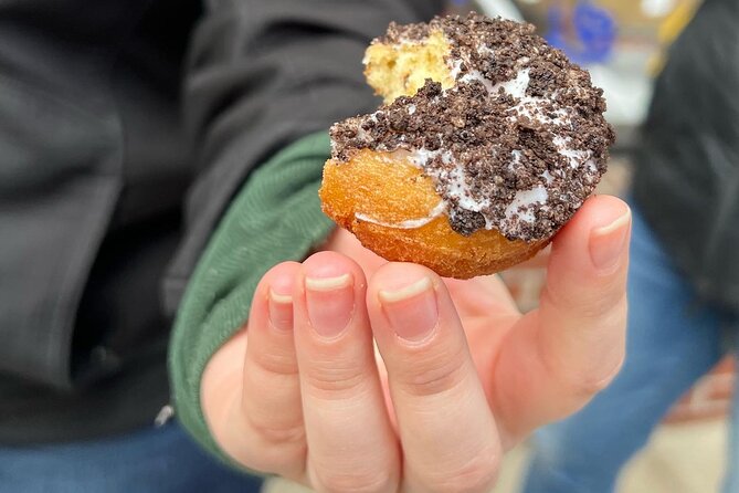 Portland Walking Food Tour – Warm Donuts, History & Hidden Gems - How the Guide Uses Donuts to Teach Portland (And Keeps It Fun)