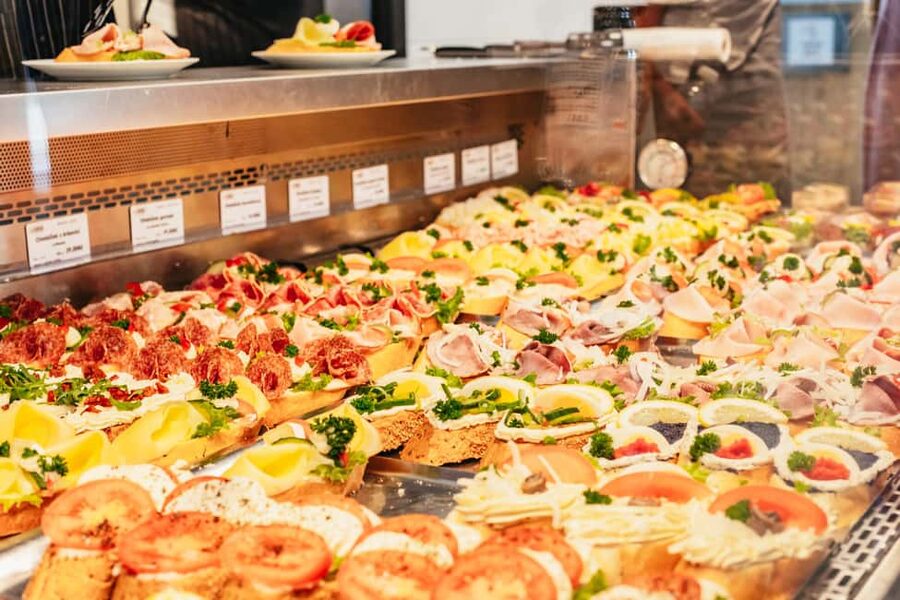 Prague: Guided Street Food Walking Tour - Who should book this Prague street food walk