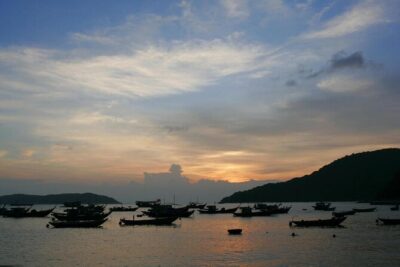 PRIAVATE DaNang CITY TOUR-FOOD TOUR-Sunset BOAT TRIP on Han river - Getting started with Pacific Boat and guide Long