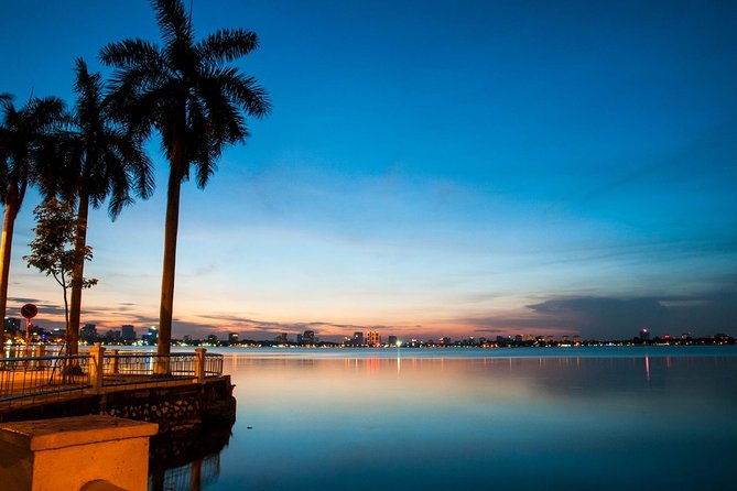 Private Hanoi Motorbike Sightseeing and Food Tour - Hanoi Flag Tower and Hữu Tiep Lake (B-52 Lake): Contrasts That Stick