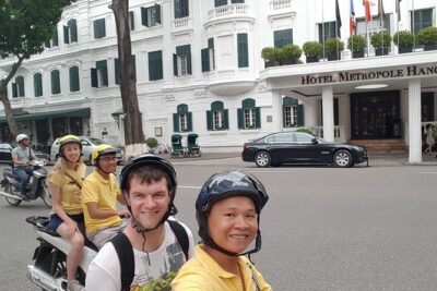 Private Hanoi Motorbike Sightseeing and Food Tour - West Lake Break: A Breather With a View