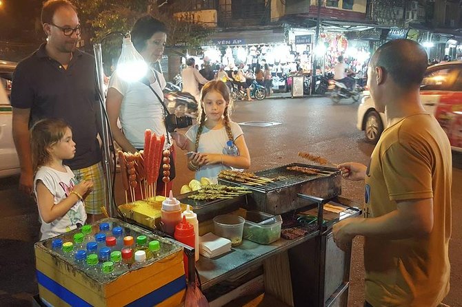 Private Hanoi Street Food Walking Tour With Real Foodie - The Old Quarter tastings: what you might eat in 10 dishes