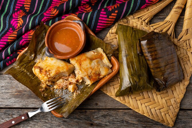 Private Historic City Tour + Street Food of Oaxaca - Best Rated - Templo de Santo Domingo de Guzmán: Gold, Fortress Walls, and Stories
