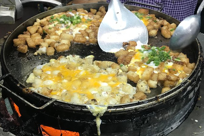 Private Ho Chi Minh Street Food Tour by Motorbike with Ao Dai Female Rider - Ao Dai on a Scooter: Why This Street Food Tour Feels Different