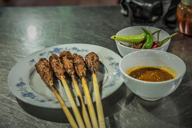 Private Hoi An Evening Food Tastings Tour by Bike - The Riversides Stop: Grilled Seafood and Meats with Historic-Quarter Views