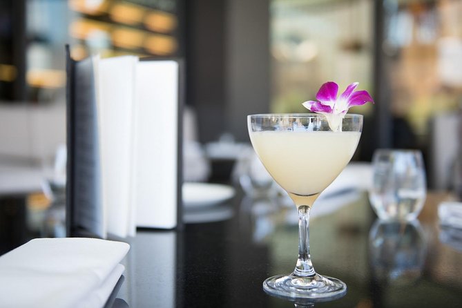 Private: Las Vegas The Strip's Celebrity Chefs Tour +7 Tastings - Neon Las Vegas on Foot: What This Tour Actually Delivers