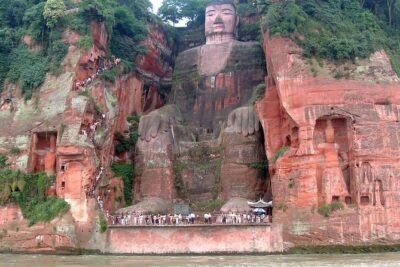 Private Leshan Giant Buddha and Local Food Tasting Trip - Leshan Giant Buddha at Full Power: Climb Up, Then See It From Below