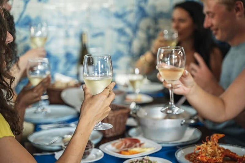 Private Lisbon Food Tour in Baixa with Wine & Local Delights - Drinks Pairing: Vinho Verde, Beer, and How the Guide Keeps It Comfortable