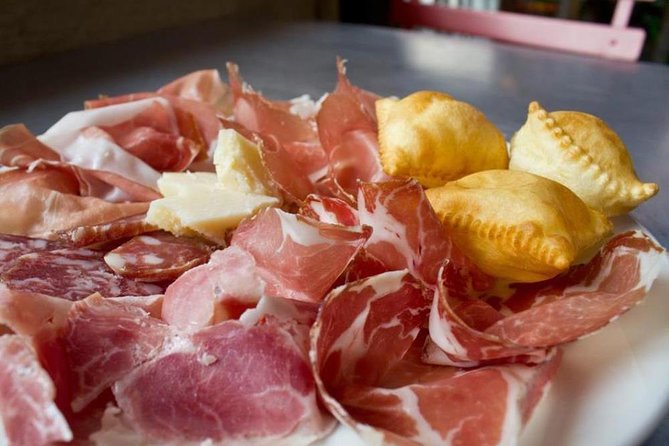 Private Milan Food Walking Tour of Brera - 3 hours, six tastings, and two drinks: the pace you should expect