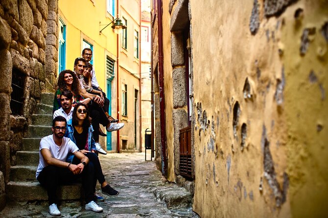 Private Naples Culinary Tour: Pizza, Wine & Local Tastings - Via San Gregorio Armeno: why locals still love this street