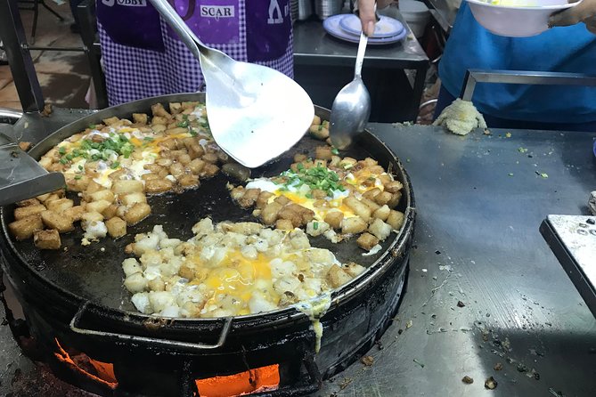 Private Saigon Night Food Tour by Scooter - The 4-hour ride-and-eat plan: 6 stops and a lot of districts