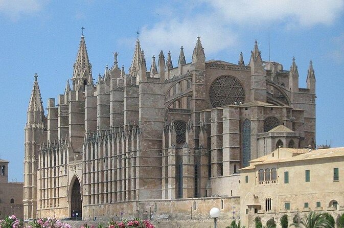 Private sailing with Paella and Tapas in Palma - Private Sailing in Palma Bay: What You’re Really Buying