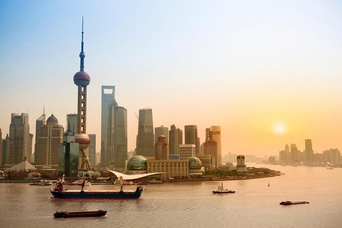 Private Shanghai Evening Street Food Walking and Cruise Tour - Key highlights to expect from this Shanghai evening