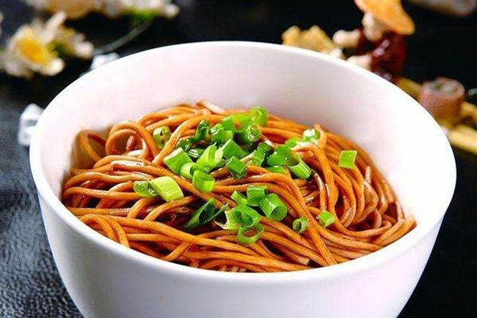 Private Shanghai Evening Street Food Walking and Cruise Tour - Starting at Nanjing Road: where the evening really begins
