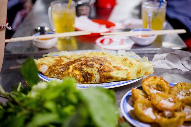 Private Street Food Motorbike Tour in Ho Chi Minh City - Stop 3: District 5 for Coconut Water Desserts
