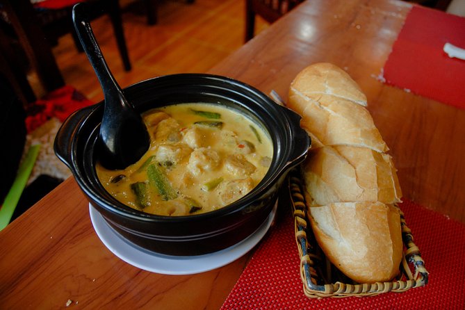 Private Vegan Food Tour By Scooter in Ho Chi Minh City - Stop 1 in District 3 at Street Food Man