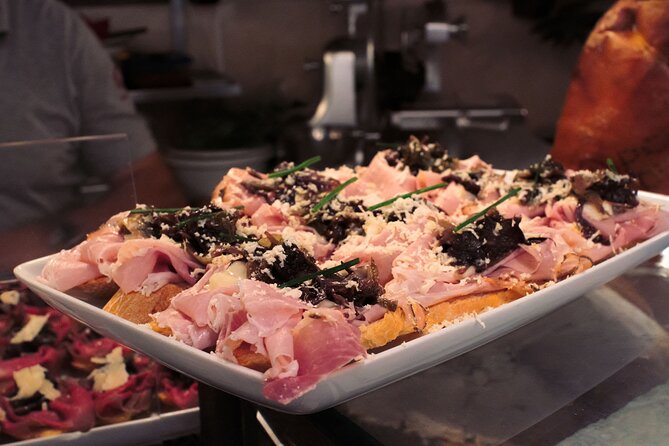 Private Venice Food Tour with Rialto Market Visit - Starting With Cicchetti at Alla Fonda: The Best Way to Kick Off Venice