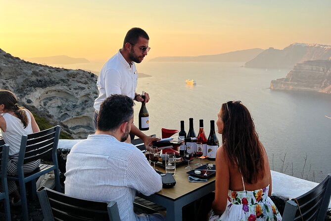 Private Wine Tour in 3 Wineries with 12 Wine Tastings and Tapas - Key highlights at a glance
