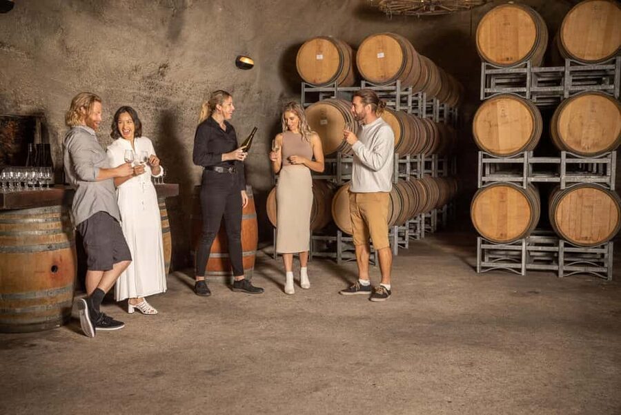 Queenstown: Wine & Food Tour, Scenic Tastings & Paired Lunch - Lunch paired at the winery: à la carte choice with matching wine