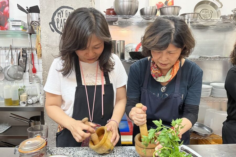 Real Paella Cooking Class – Market Visit & Sangría Workshop - Why this Valencia paella class works (and how it differs from a show)