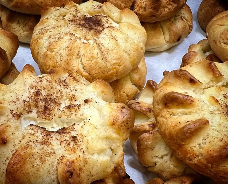 Rethymno Old Town: A Traditional Cretan Food Tour - What you’ll notice about the guide and the small-group vibe