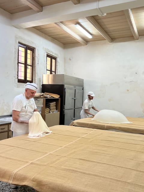 Rethymno Old Town: A Traditional Cretan Food Tour - Meeting at the Old Customs House and easing into the evening