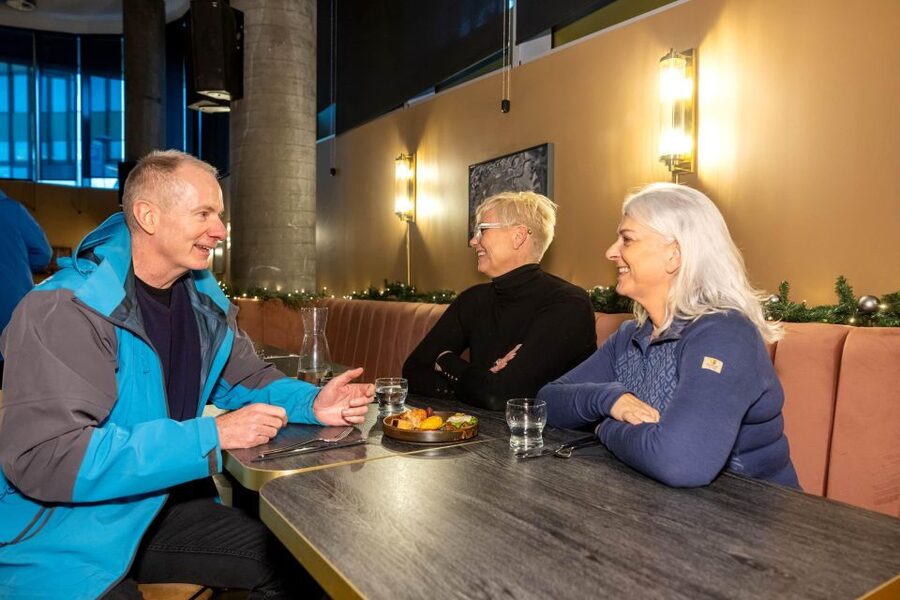 Reykjavik: Icelandic Food Tour - Walking break #2: another short guided segment (15 minutes)