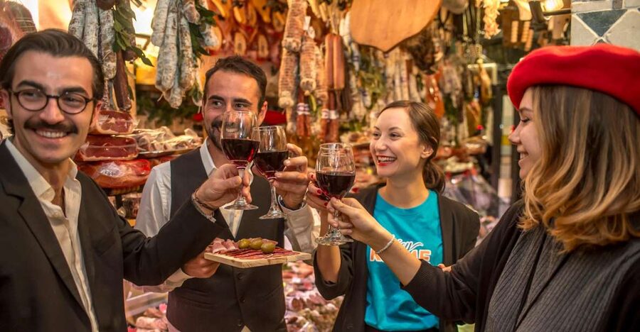 Rome: Food Tour and Wine Tasting in a Traditional Trattoria - Dar Filettaro: baccalà fritto and the first glass of wine