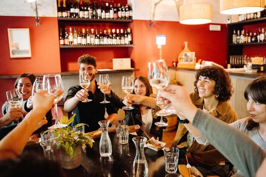 Rome Food Tour: Trastevere Aperitivo, Wine & Pasta Dinner - The sit-down pasta dinner (and how the wine is paced)