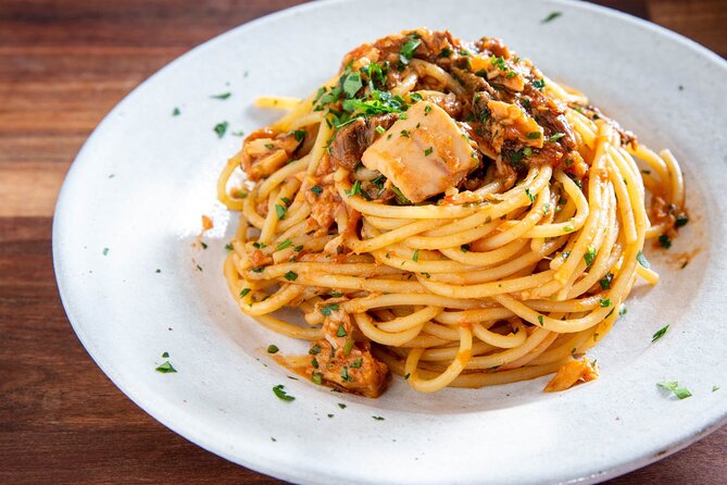 Rome Food Tour: Unlimited Tastings with Fine Wine & Barolo - Meeting Point, Timing, and How the Tour Keeps Moving