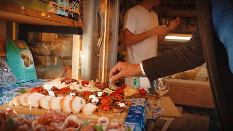 Rome in Comfort: 3-Hour Private Golf Cart Tour with Food Tasting - Imperial Forums, Circus Maximus, and Palatine Views (Built Into the Route Plan)