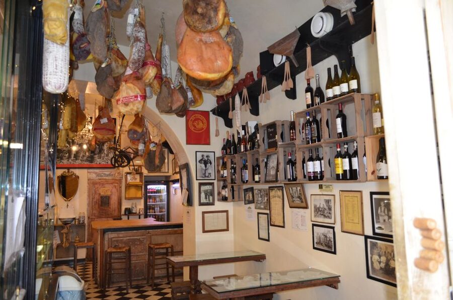 Rome: Trastevere and Jewish Ghetto Street Food Walking Tour - Should you book the Trastevere and Jewish Ghetto street food tour?