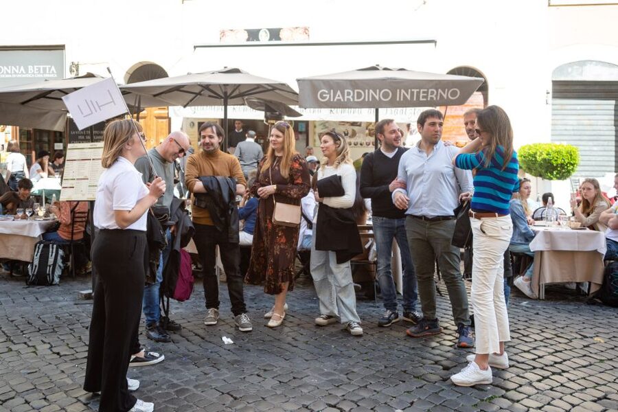 Rome: Trastevere & Campo de Fiori Street Food Walking Tour - The Tiber crossing feel: scenic stops that change the mood