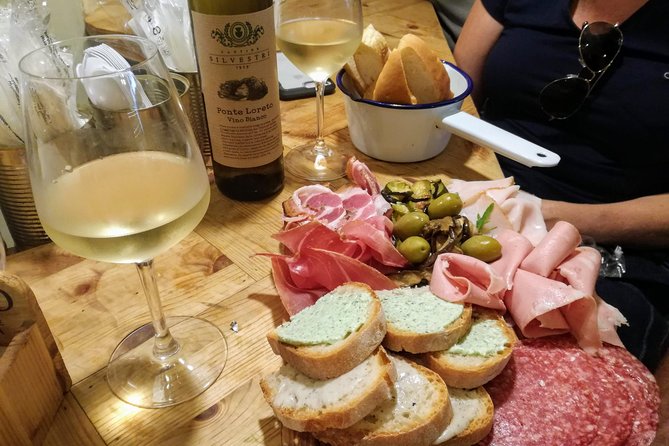 Rome: Trastevere Food Tour Wine Tasting and Local Expert Guide - Meeting point and how the route ends with gelato
