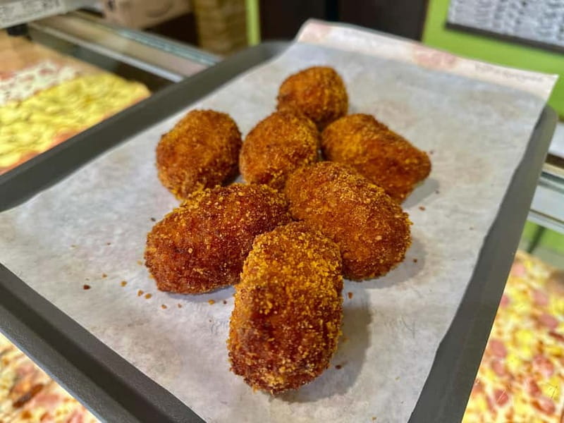 Rome: Trastevere Street Food Walking Tour with Local Expert - Pizza and Beer Stop: The Classic Rome Combo