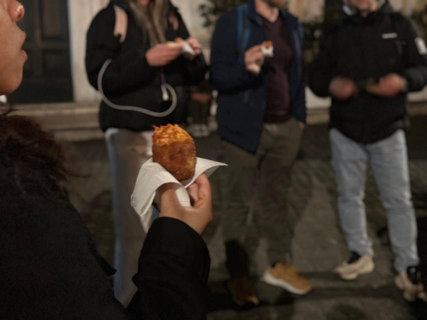 Rome: Trastevere & Tiber Island Street Food Tour at Sunset - Trastevere on Foot at Golden Hour