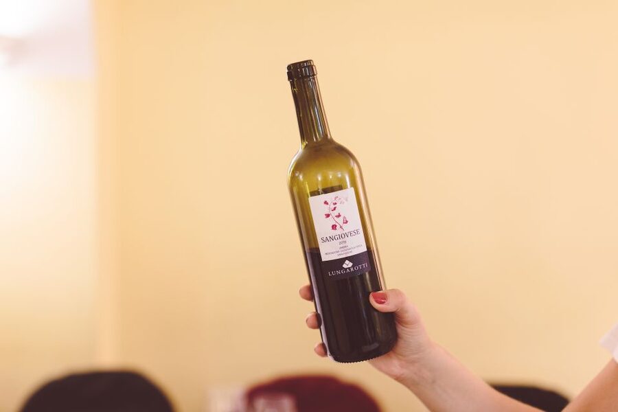 Rome: Twilight Trastevere Food Tour with Wine Tasting - Pasta, pizza, and Roman street bites: the food story behind the plates