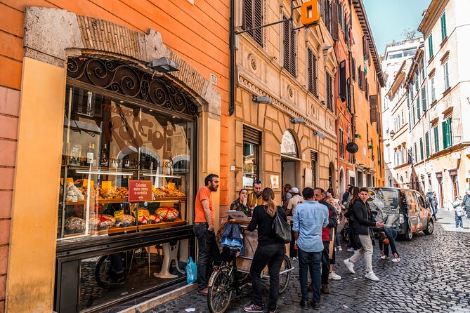 Rome: Ultimate Street Food Tour in the Old Town by Do Eat Better - Via del Corso: supplì at a nonstop fry shop