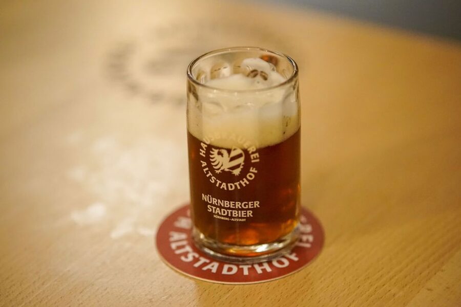 "Rotes Bier" and "Blaue Zipfel". A historical-culinary walk - Red beer, gingerbread, and the stories behind why food exists