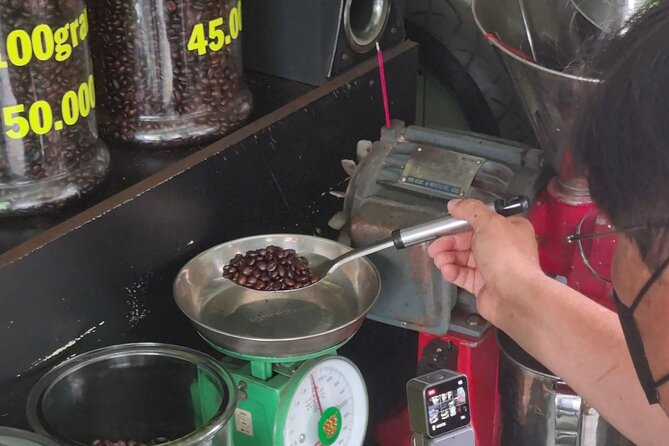 Saigon Private/Small Group Walking Food Tour with 13 Tastings - District 10 street grilling: make-your-own bánh xèo and betel-leaf beef