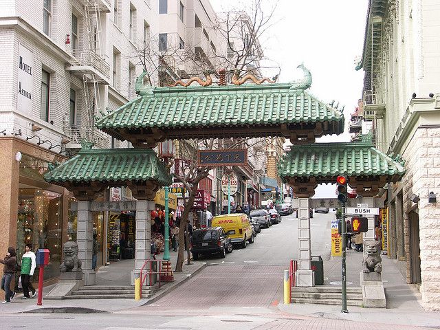 San Francisco: Food Walking Tour of Chinatown & North Beach - Chinatown by Twilight: Starting at Bush and Grant