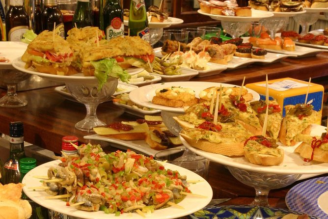 San Sebastian food tour: Pintxo tasting paired with Spanish wines - Practical comfort tips so the walk stays easy