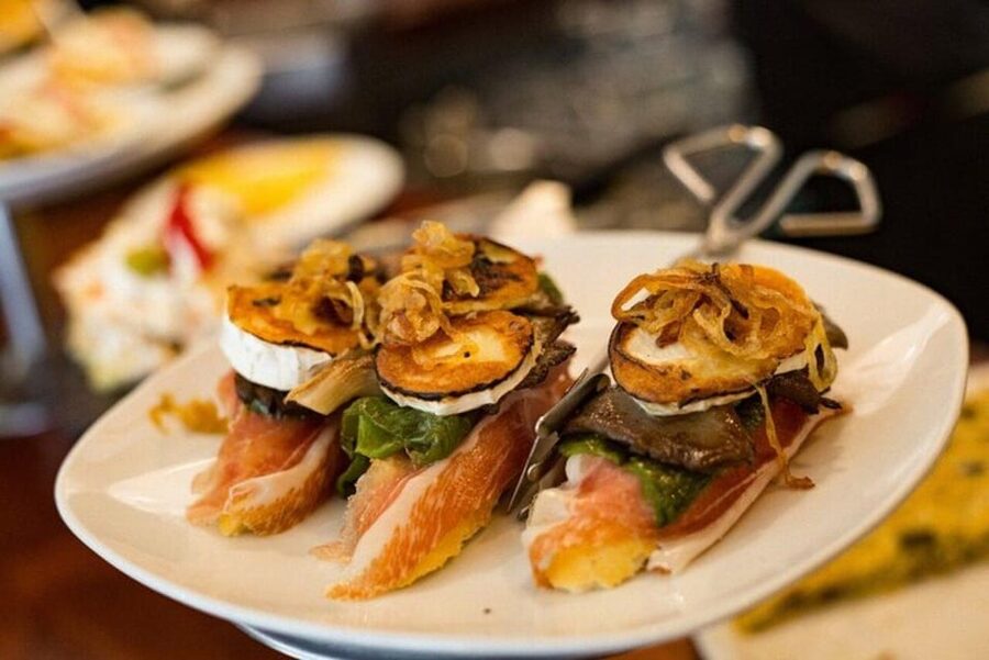 San Sebastian Food Tour: Pintxo Tasting Paired with Wines - The Drinks: D.O. Wines, Cider, and Local Liqueur Pairings