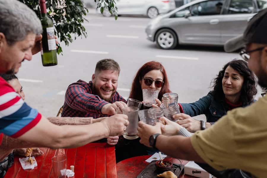 San Telmo: Historical Guided Tour with Street Food & Drinks - San Telmo in 210 Minutes: the Right Pace for First-Timers