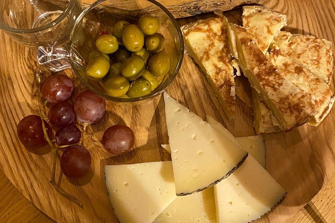 Sangria Cultural Workshop with Tapas - Small-Group Format: More Attention, Less Waiting