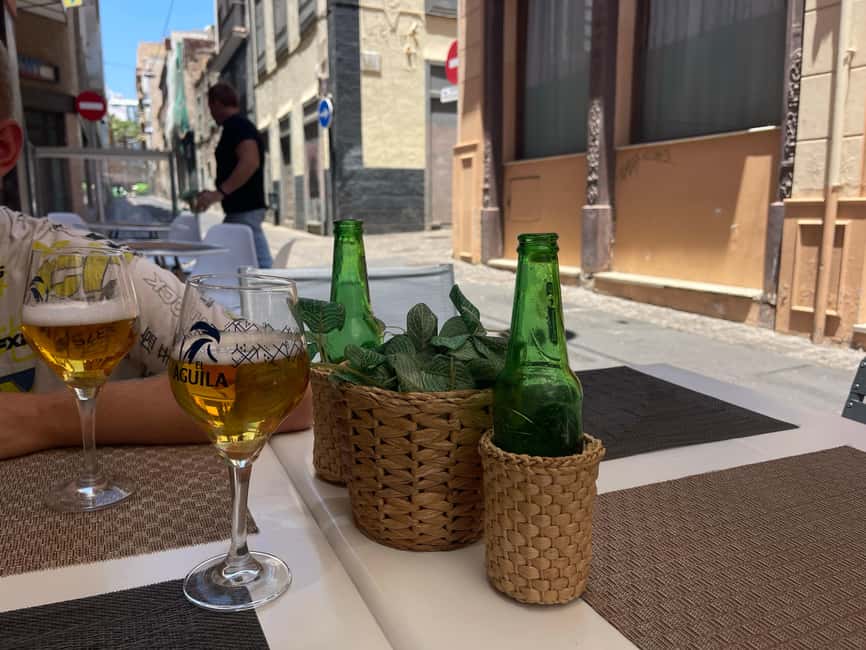 Santa Cruz guided bike tour 1,5 hour + Tapas - The Masonic Temple and St. Francisco de Asís: architecture spotting with context