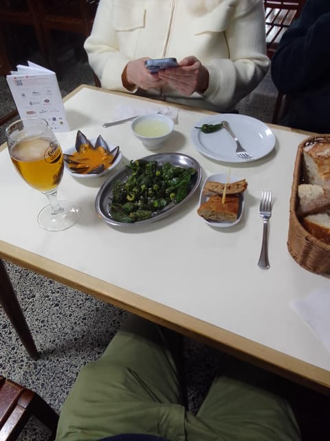 Santiago: Guided Foodie Tour with Drinks, Tapas & Live Music - The market stop: when Santiago’s food hall shows up